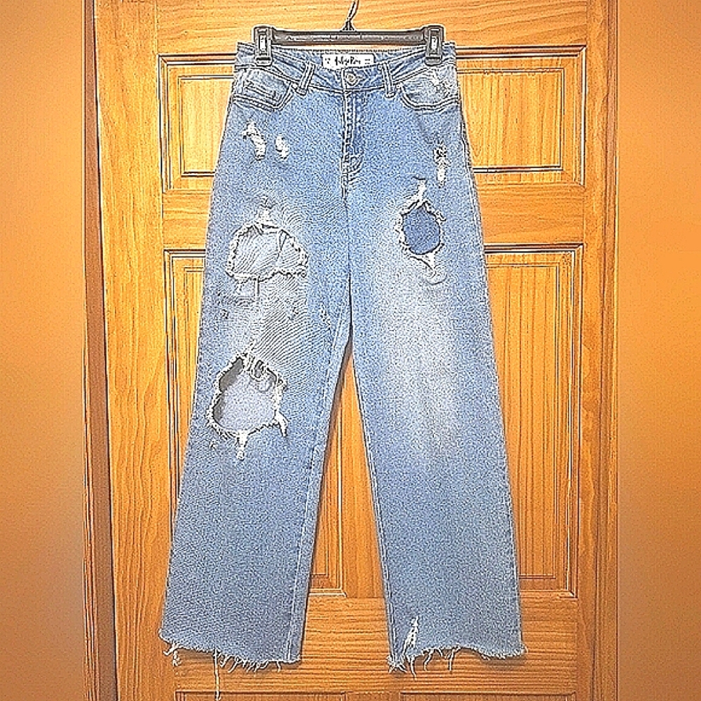 Trendy Blue Distressed Jeans